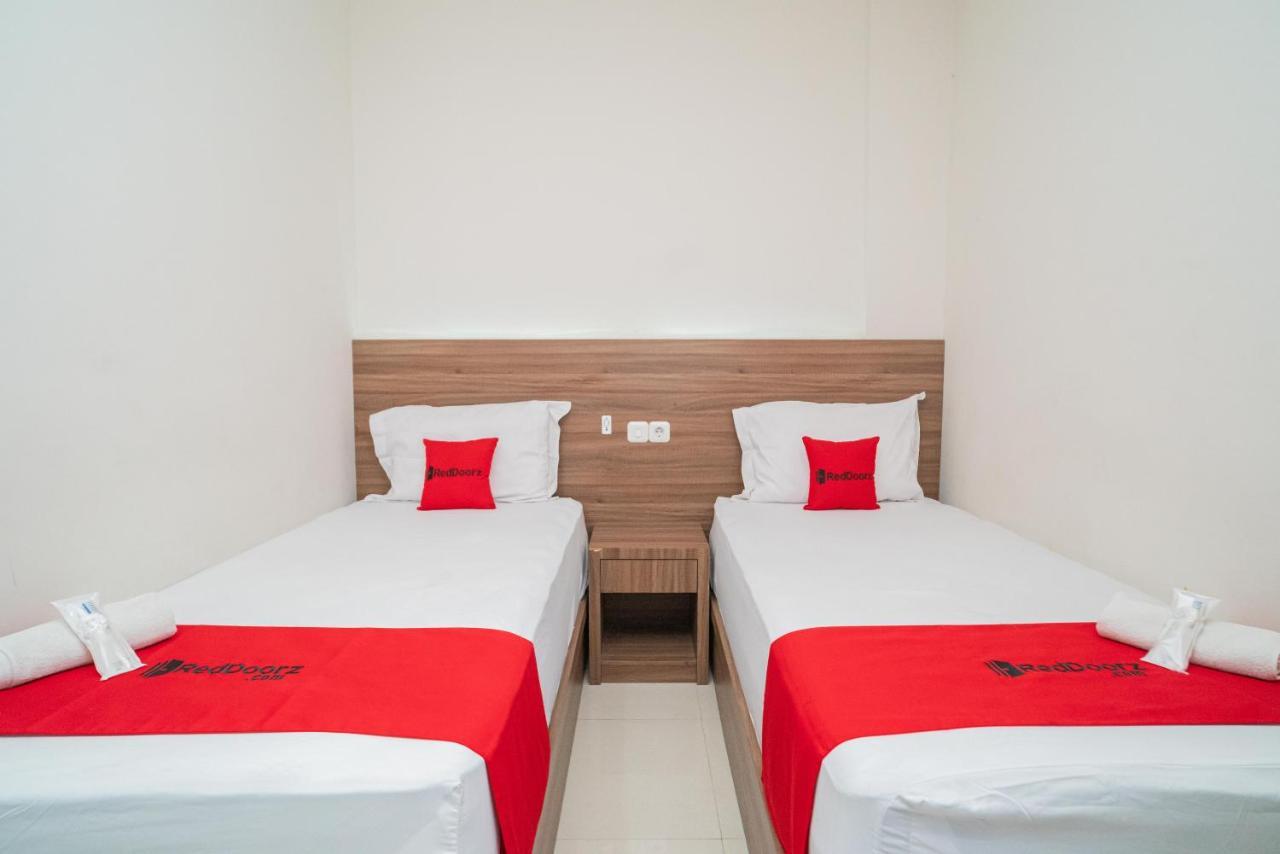RedDoorz Plus @ Jalan Pemuda Timur Bojonegoro Bagian luar foto