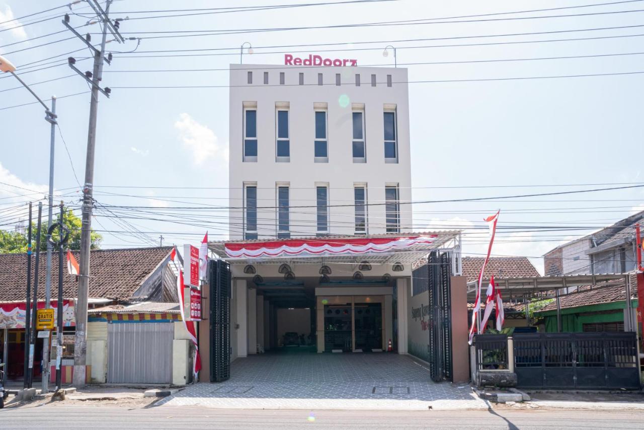 RedDoorz Plus @ Jalan Pemuda Timur Bojonegoro Bagian luar foto